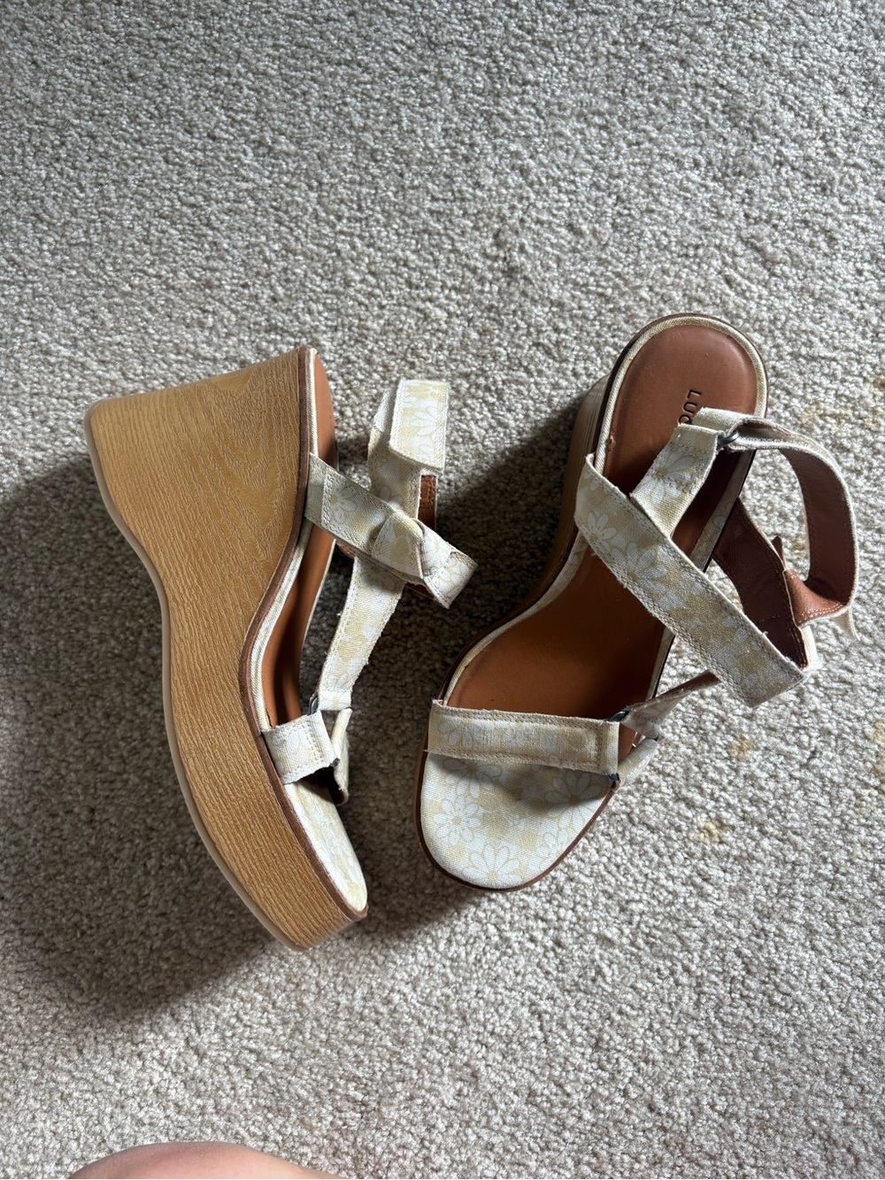 Lucky Brand Cream Floral Wedge Sandals